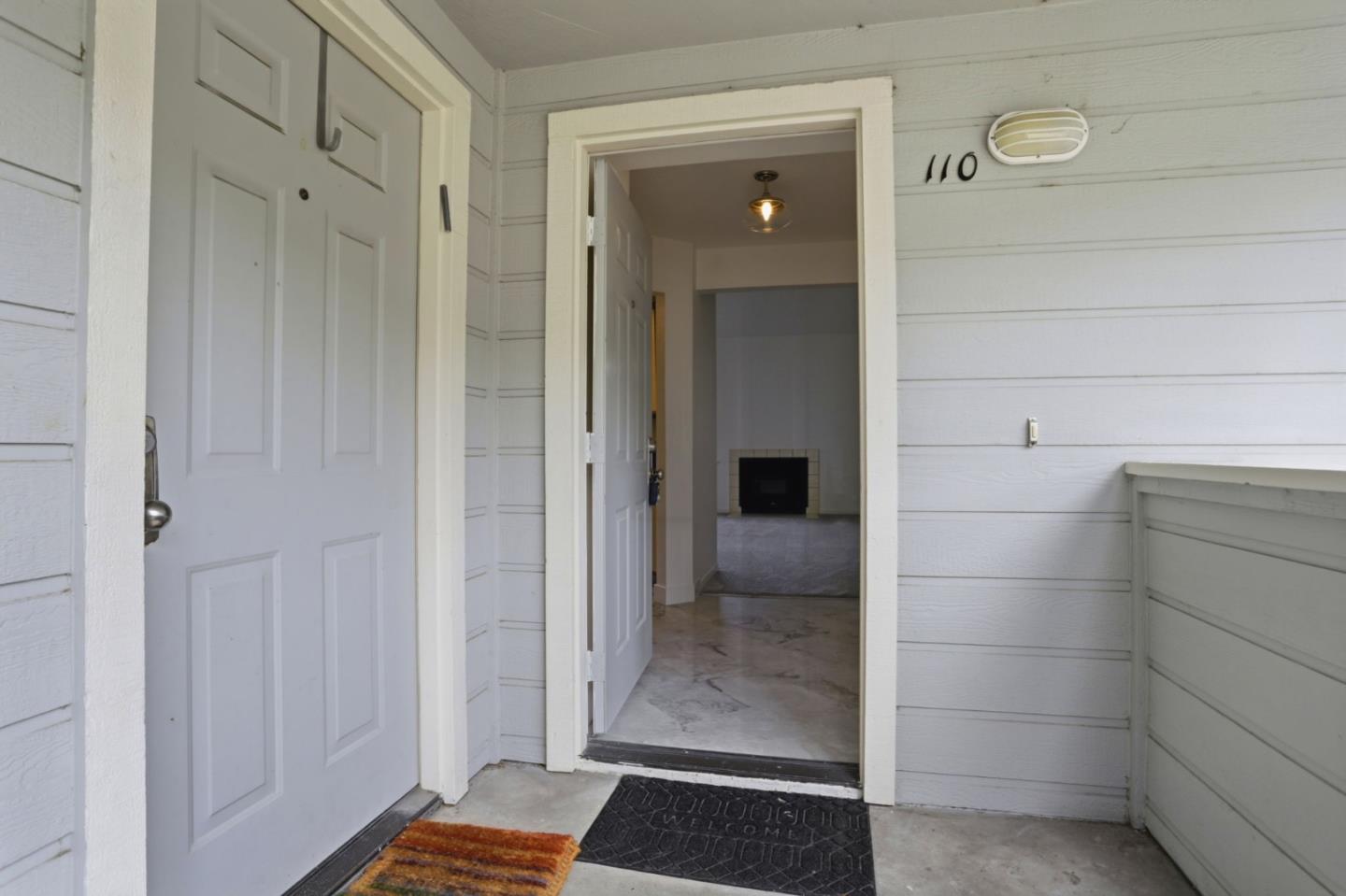 Detail Gallery Image 2 of 32 For 2621 Willowbrook Ln #110,  Aptos,  CA 95003 - 3 Beds | 2 Baths