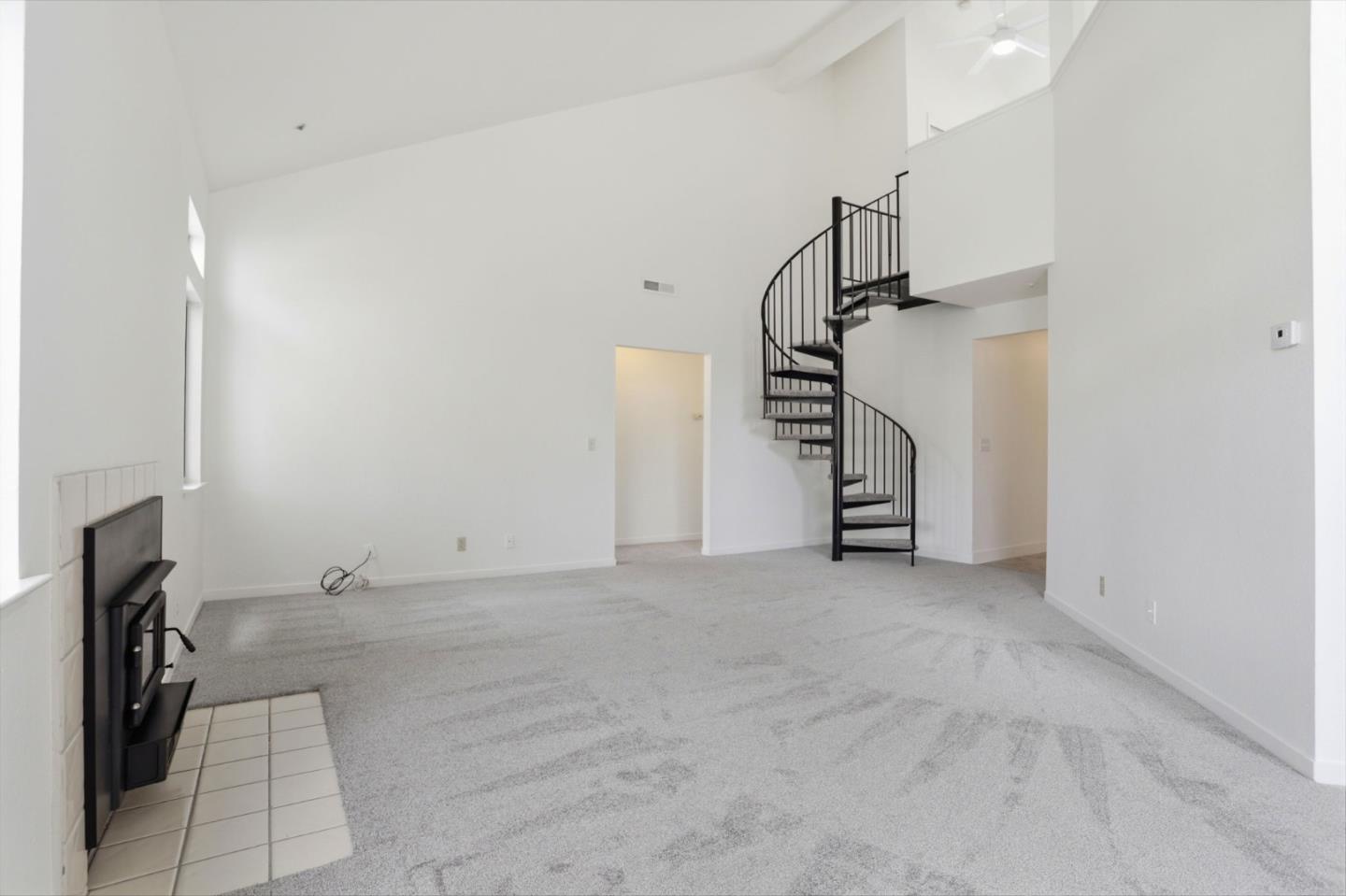 Detail Gallery Image 4 of 32 For 2621 Willowbrook Ln #110,  Aptos,  CA 95003 - 3 Beds | 2 Baths