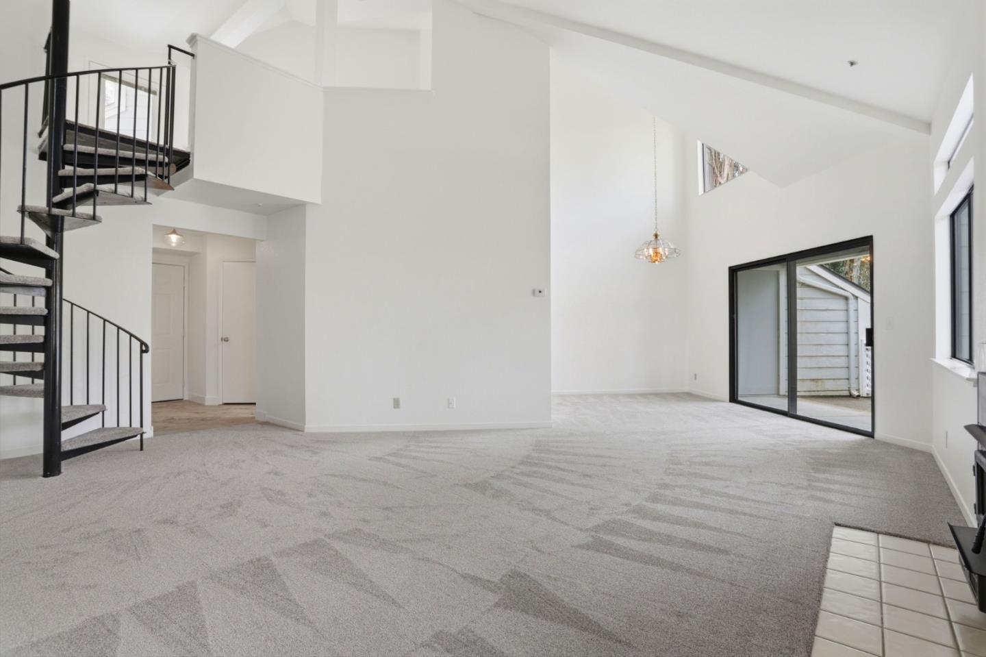 Detail Gallery Image 5 of 32 For 2621 Willowbrook Ln #110,  Aptos,  CA 95003 - 3 Beds | 2 Baths