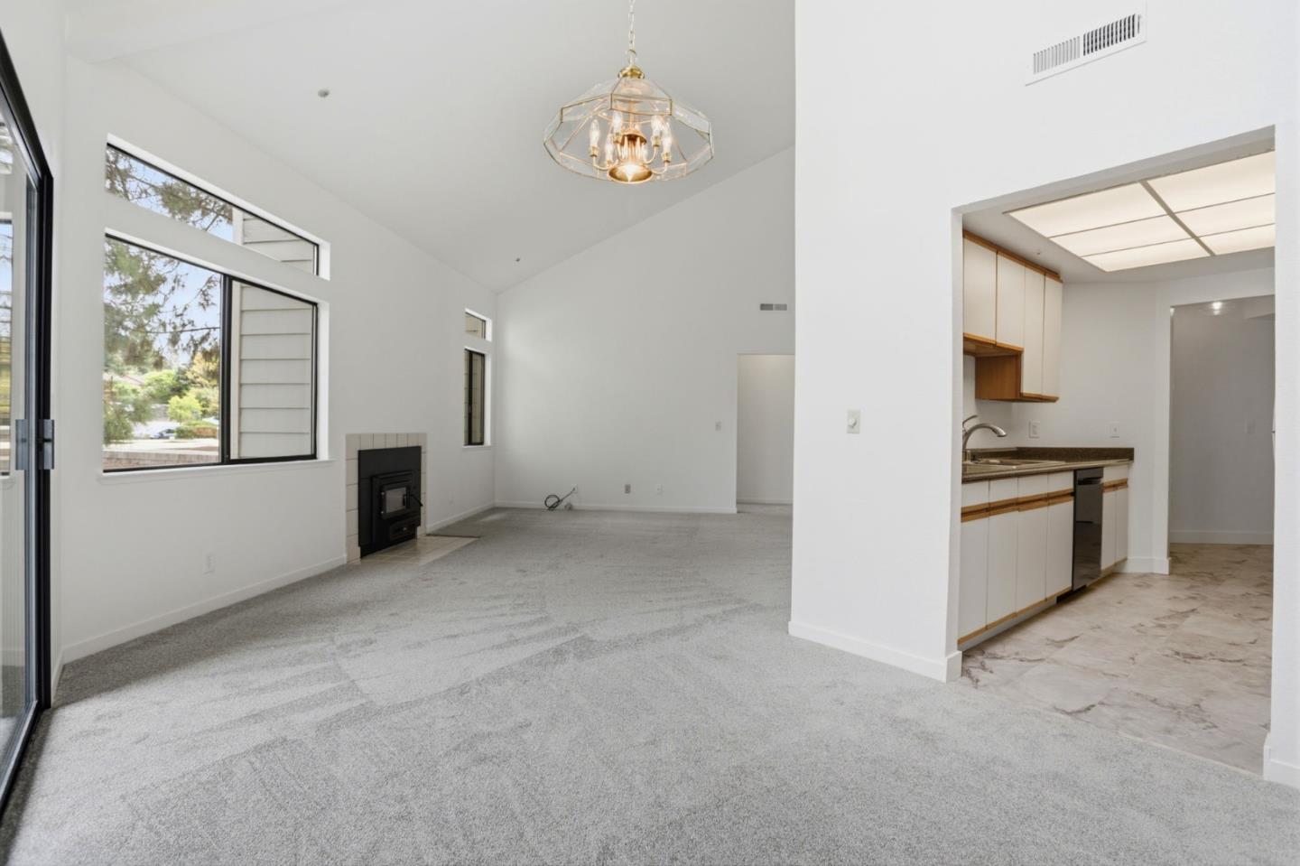 Detail Gallery Image 9 of 32 For 2621 Willowbrook Ln #110,  Aptos,  CA 95003 - 3 Beds | 2 Baths