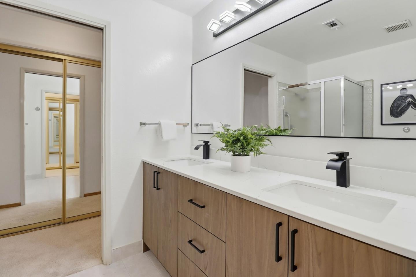 Detail Gallery Image 27 of 34 For 1224 Sharon Park Dr, Menlo Park,  CA 94025 - 2 Beds | 2/1 Baths