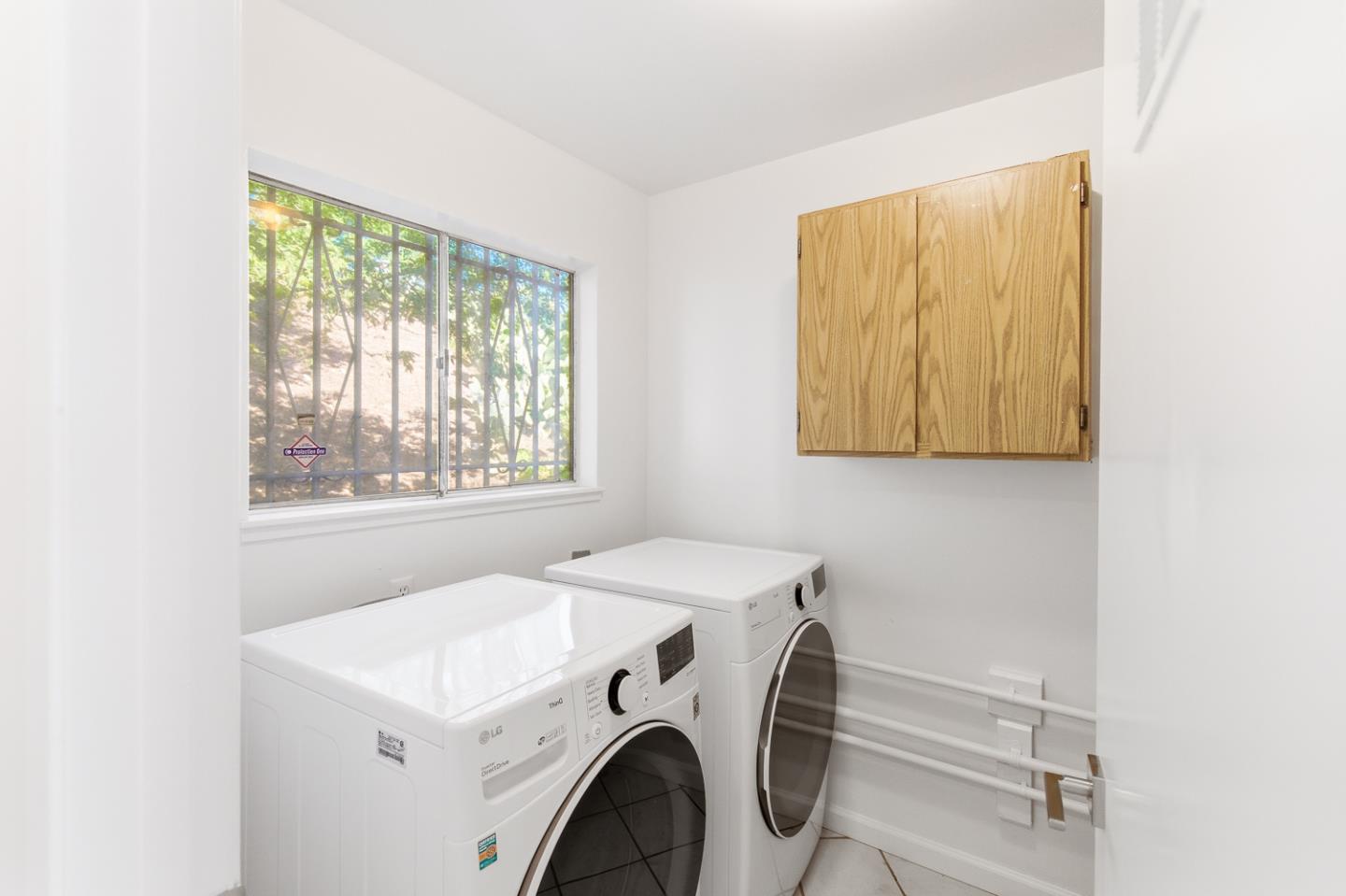 Detail Gallery Image 9 of 31 For 141 Marlin Ct, San Francisco,  CA 94124 - 3 Beds | 2 Baths