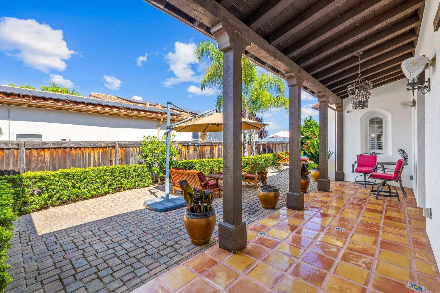 Detail Gallery Image 10 of 74 For 6560 Eagle Ridge Ct, Gilroy,  CA 95020 - 5 Beds | 3/1 Baths