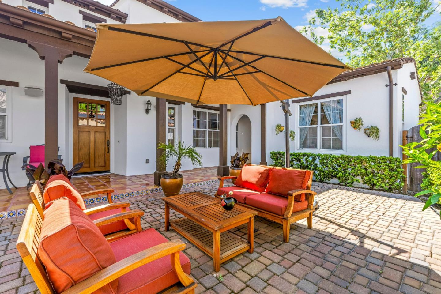 Detail Gallery Image 11 of 74 For 6560 Eagle Ridge Ct, Gilroy,  CA 95020 - 5 Beds | 3/1 Baths