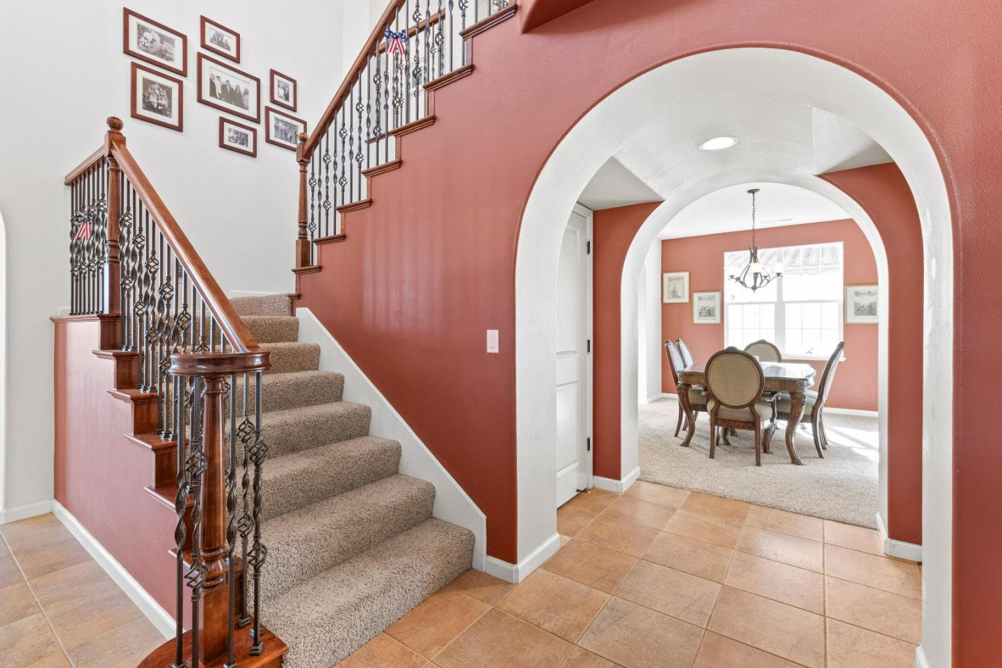 Detail Gallery Image 13 of 74 For 6560 Eagle Ridge Ct, Gilroy,  CA 95020 - 5 Beds | 3/1 Baths