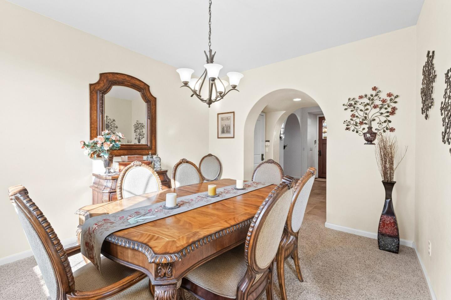 Detail Gallery Image 18 of 74 For 6560 Eagle Ridge Ct, Gilroy,  CA 95020 - 5 Beds | 3/1 Baths