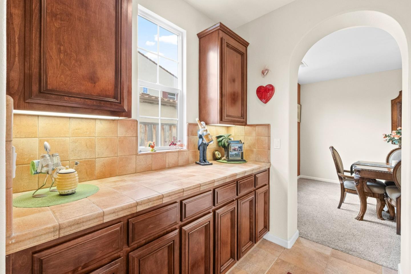 Detail Gallery Image 22 of 74 For 6560 Eagle Ridge Ct, Gilroy,  CA 95020 - 5 Beds | 3/1 Baths