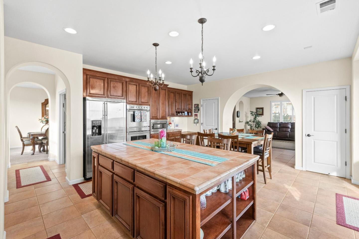 Detail Gallery Image 23 of 74 For 6560 Eagle Ridge Ct, Gilroy,  CA 95020 - 5 Beds | 3/1 Baths