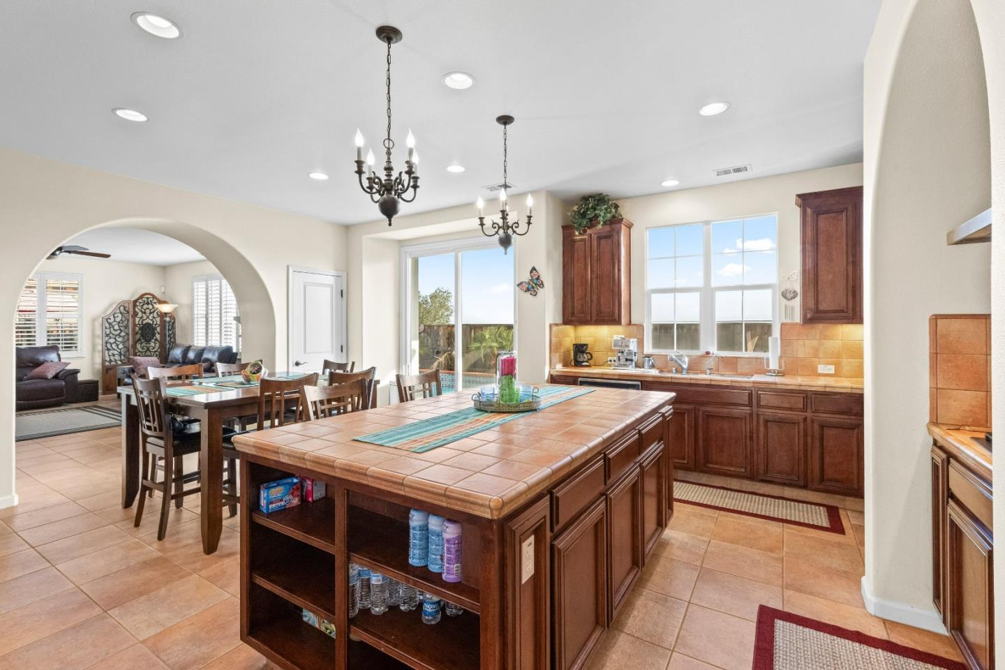 Detail Gallery Image 26 of 74 For 6560 Eagle Ridge Ct, Gilroy,  CA 95020 - 5 Beds | 3/1 Baths