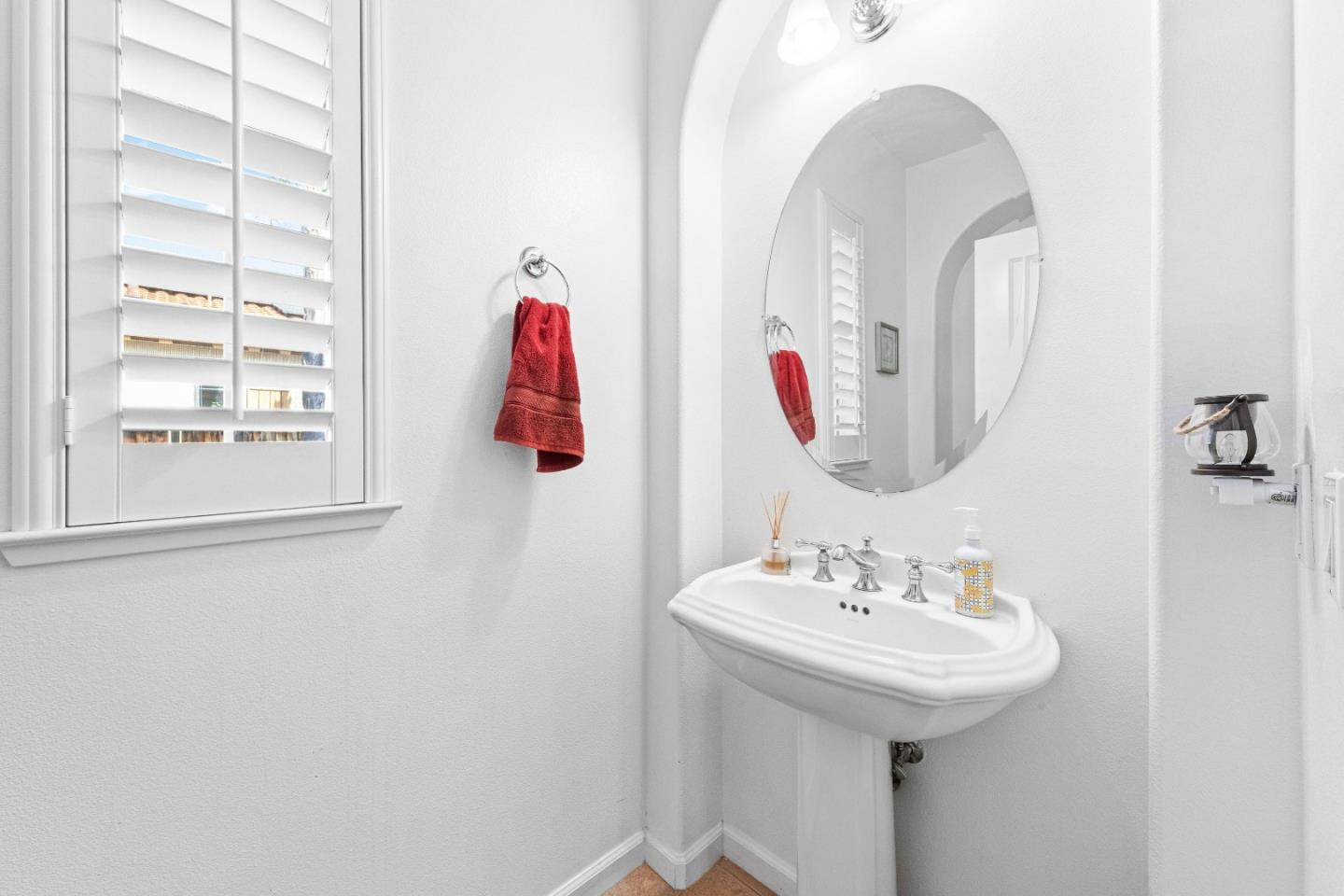 Detail Gallery Image 34 of 74 For 6560 Eagle Ridge Ct, Gilroy,  CA 95020 - 5 Beds | 3/1 Baths