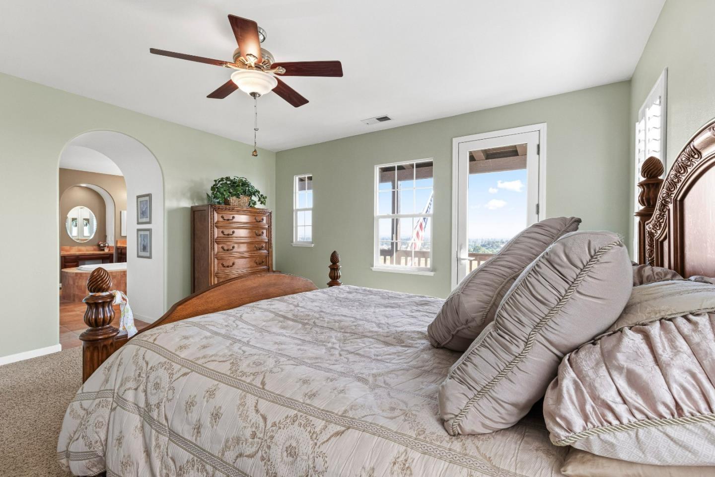 Detail Gallery Image 37 of 74 For 6560 Eagle Ridge Ct, Gilroy,  CA 95020 - 5 Beds | 3/1 Baths