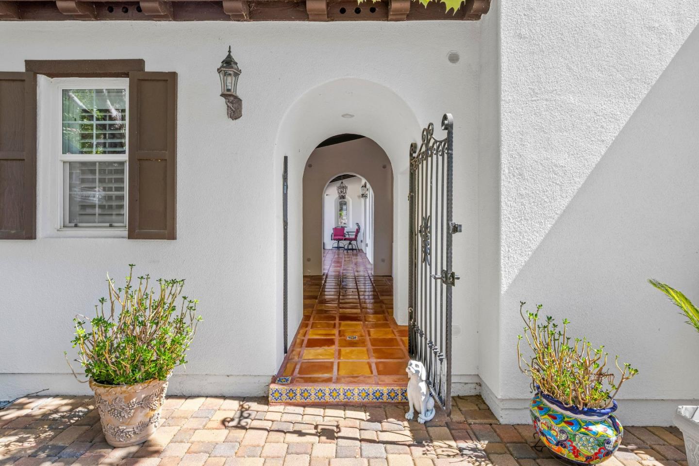 Detail Gallery Image 4 of 74 For 6560 Eagle Ridge Ct, Gilroy,  CA 95020 - 5 Beds | 3/1 Baths