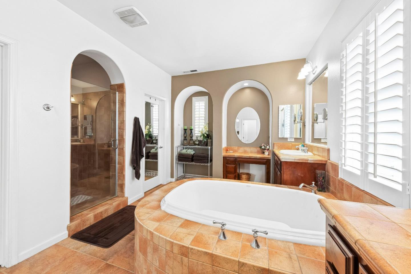 Detail Gallery Image 41 of 74 For 6560 Eagle Ridge Ct, Gilroy,  CA 95020 - 5 Beds | 3/1 Baths