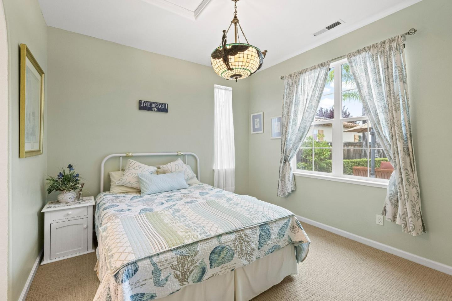 Detail Gallery Image 7 of 74 For 6560 Eagle Ridge Ct, Gilroy,  CA 95020 - 5 Beds | 3/1 Baths