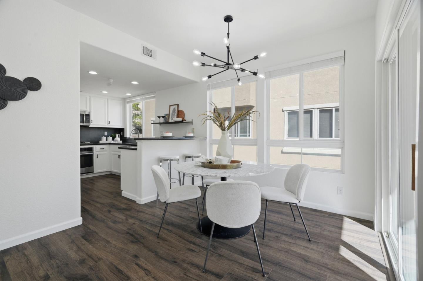 Detail Gallery Image 11 of 39 For 527 Marble Arch Ave, San Jose,  CA 95136 - 2 Beds | 2/1 Baths