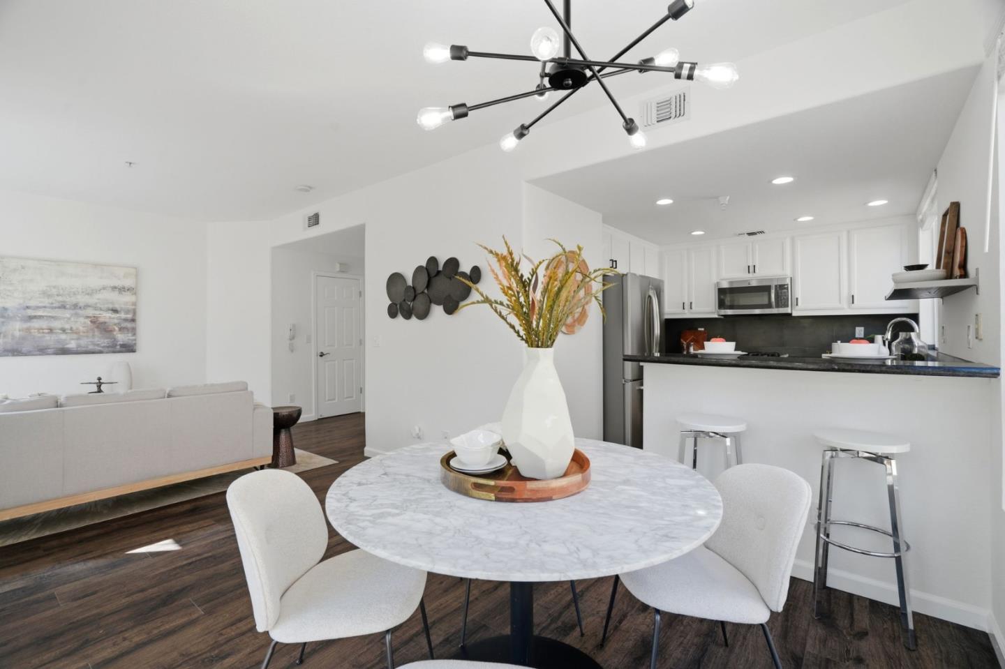 Detail Gallery Image 12 of 39 For 527 Marble Arch Ave, San Jose,  CA 95136 - 2 Beds | 2/1 Baths