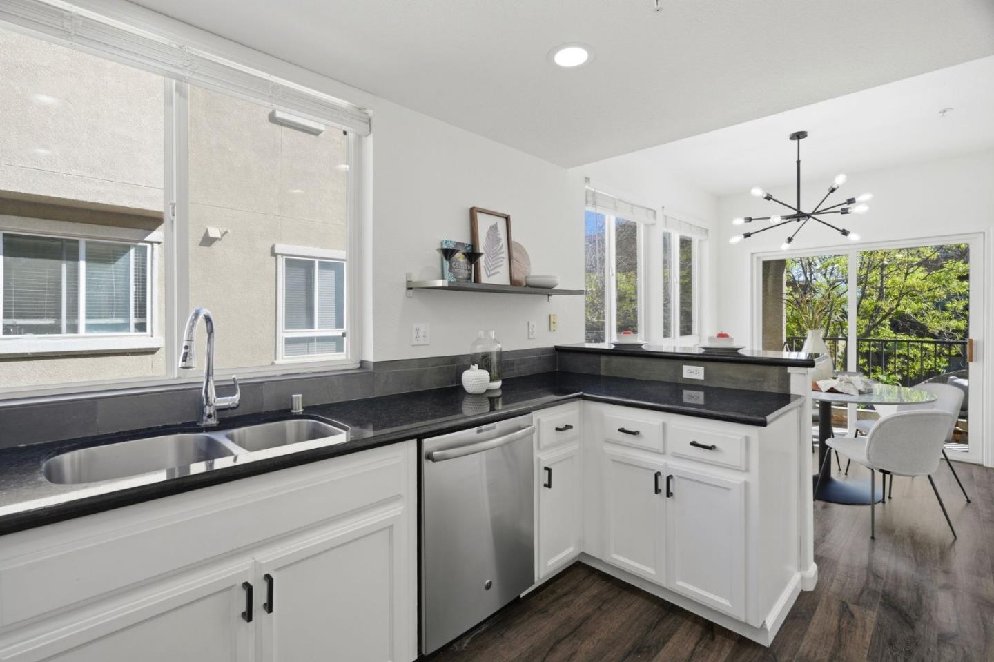 Detail Gallery Image 15 of 39 For 527 Marble Arch Ave, San Jose,  CA 95136 - 2 Beds | 2/1 Baths