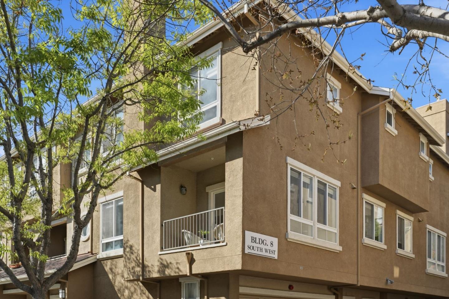 Detail Gallery Image 2 of 39 For 527 Marble Arch Ave, San Jose,  CA 95136 - 2 Beds | 2/1 Baths