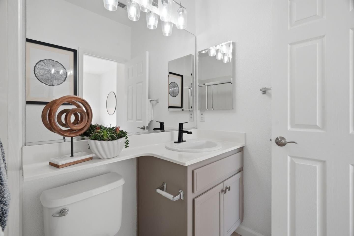 Detail Gallery Image 33 of 39 For 527 Marble Arch Ave, San Jose,  CA 95136 - 2 Beds | 2/1 Baths