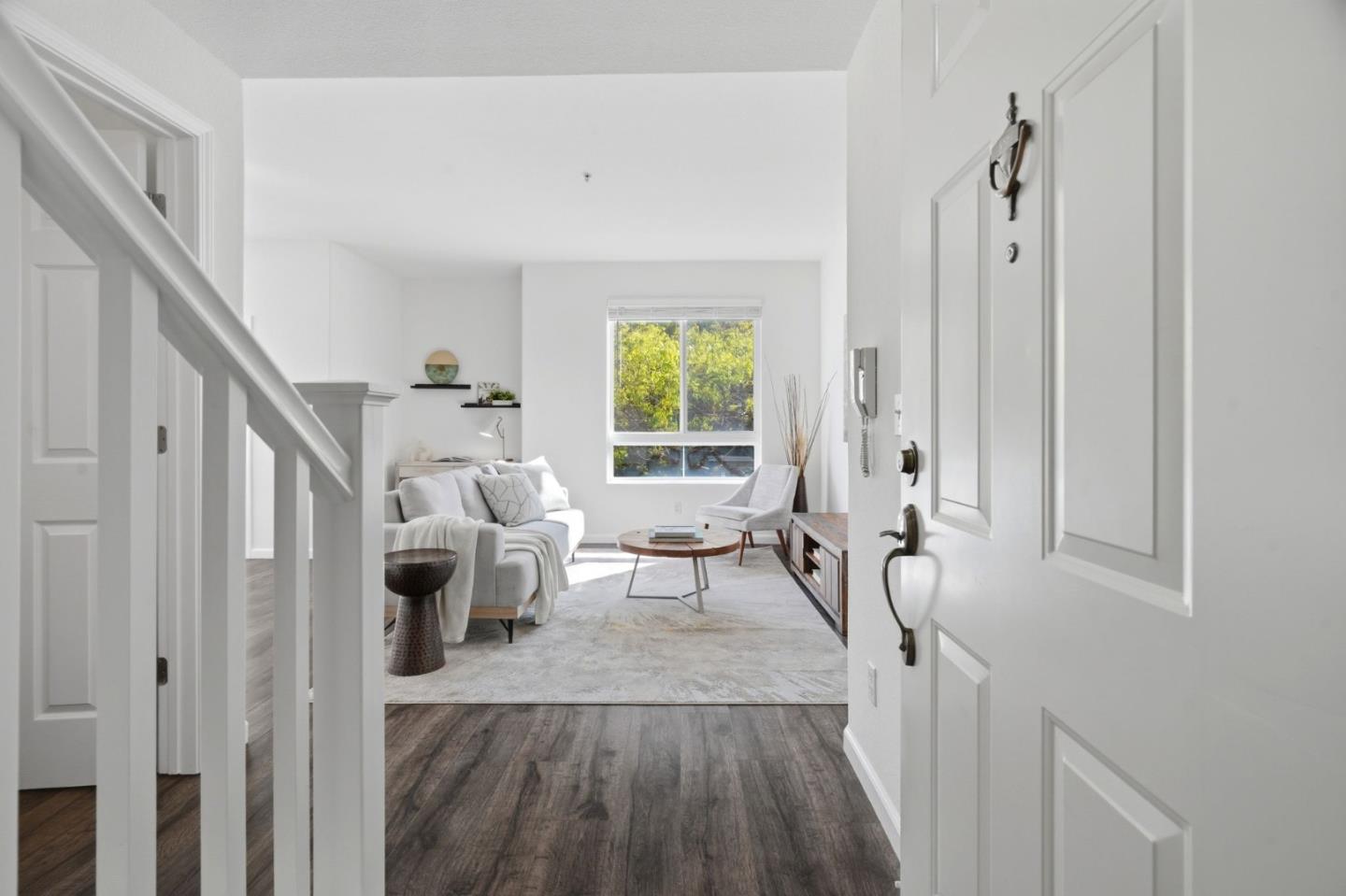 Detail Gallery Image 4 of 39 For 527 Marble Arch Ave, San Jose,  CA 95136 - 2 Beds | 2/1 Baths