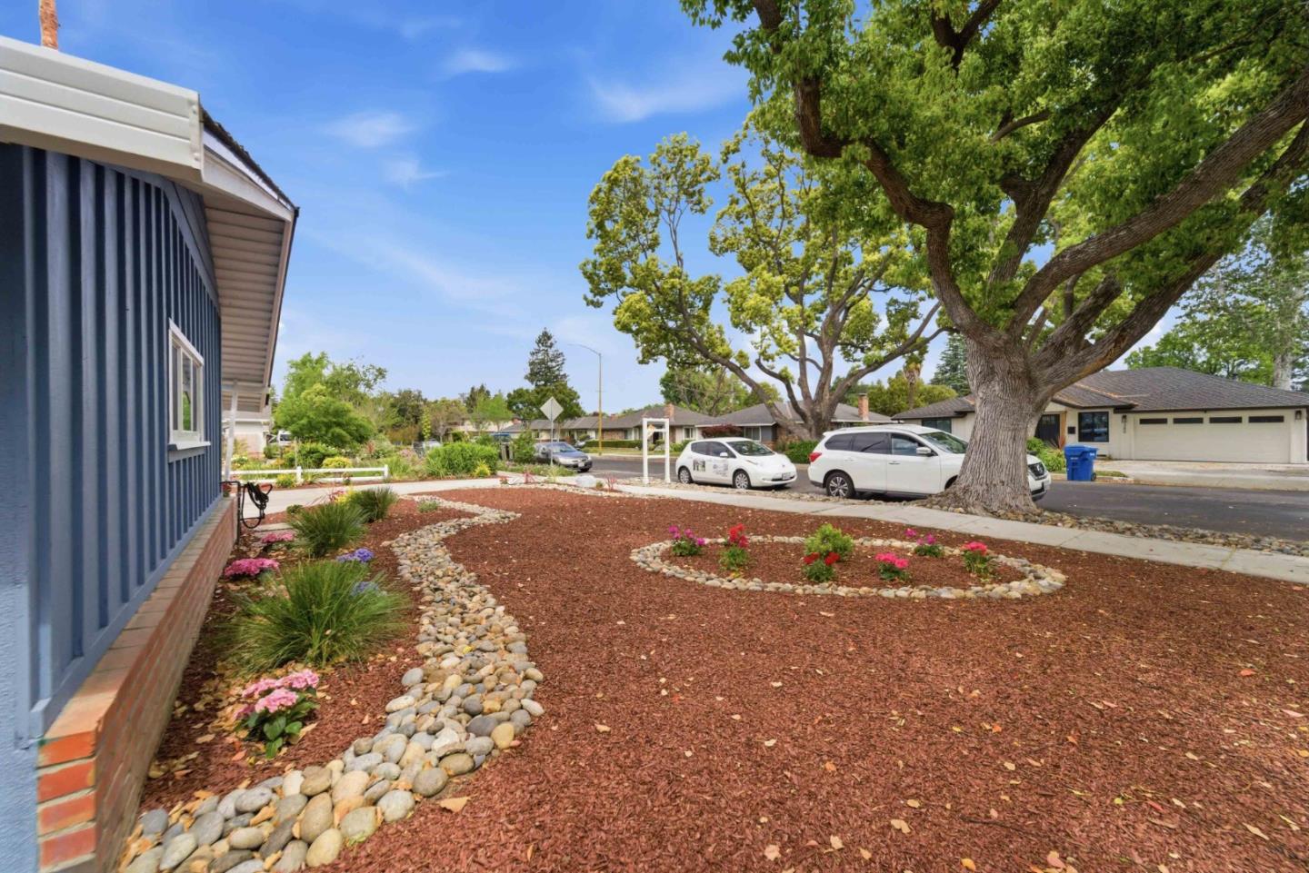 Detail Gallery Image 5 of 27 For 381 Manchester Ave, Campbell,  CA 95008 - 3 Beds | 2 Baths