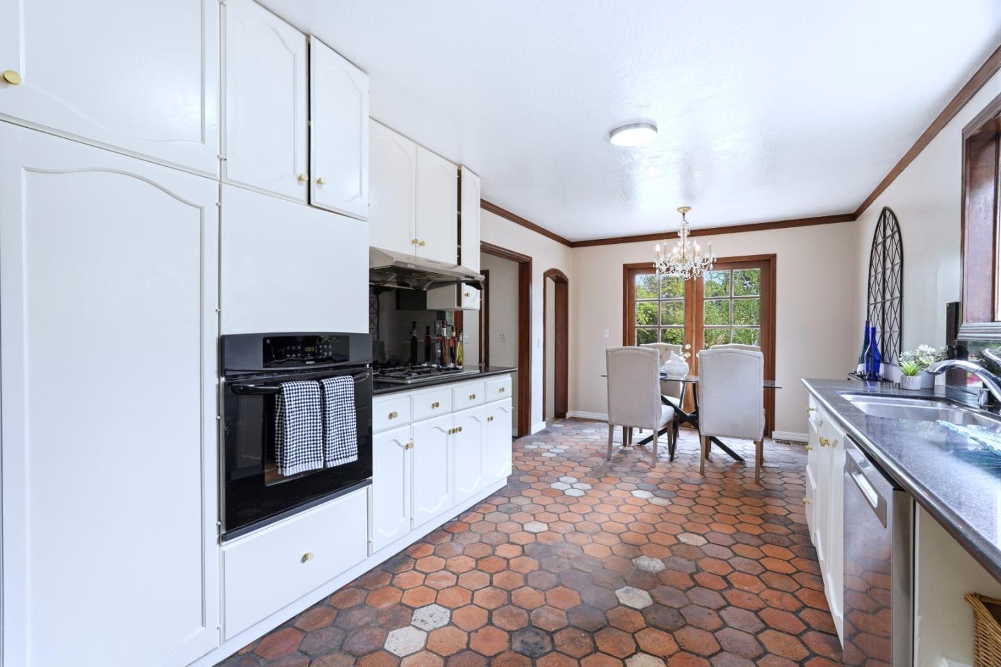 Detail Gallery Image 15 of 47 For 14175 Douglass Ln, Saratoga,  CA 95070 - 2 Beds | 1 Baths