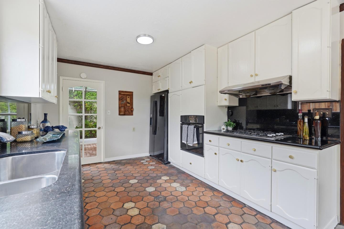 Detail Gallery Image 17 of 47 For 14175 Douglass Ln, Saratoga,  CA 95070 - 2 Beds | 1 Baths