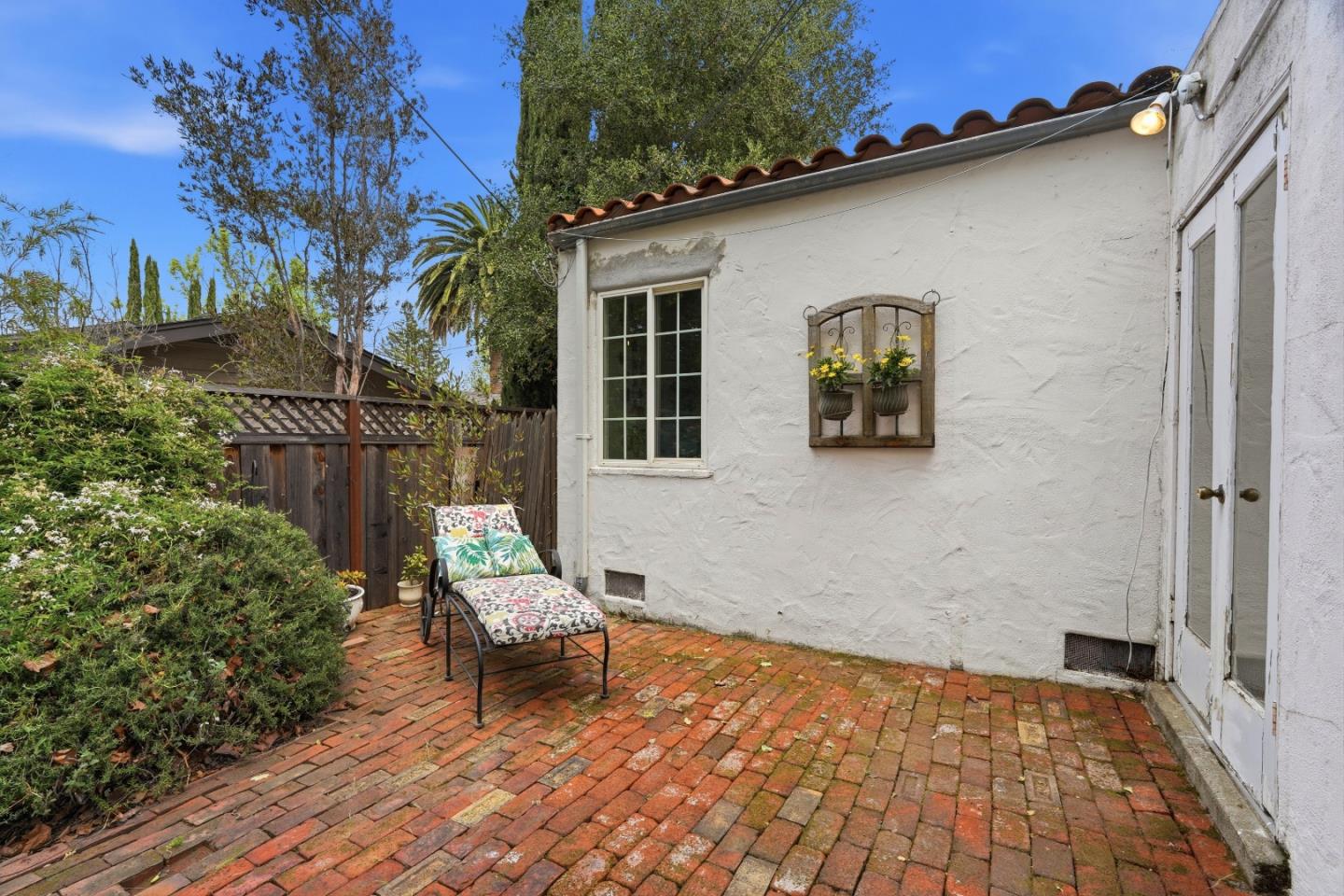 Detail Gallery Image 32 of 47 For 14175 Douglass Ln, Saratoga,  CA 95070 - 2 Beds | 1 Baths