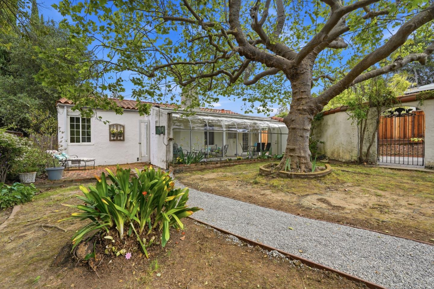 Detail Gallery Image 34 of 47 For 14175 Douglass Ln, Saratoga,  CA 95070 - 2 Beds | 1 Baths