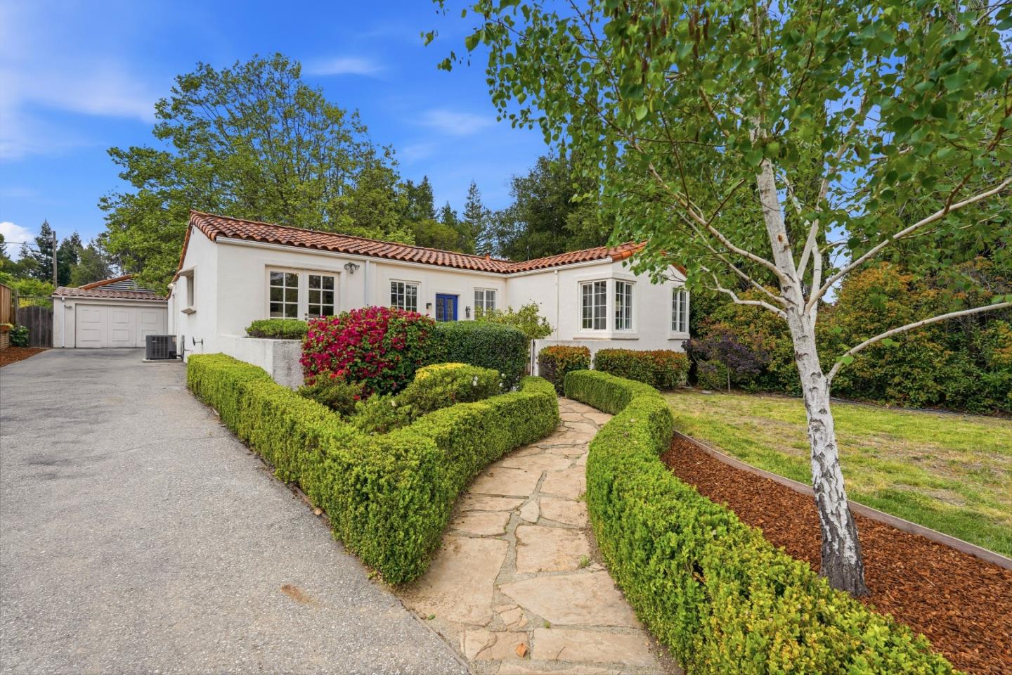 Detail Gallery Image 4 of 47 For 14175 Douglass Ln, Saratoga,  CA 95070 - 2 Beds | 1 Baths