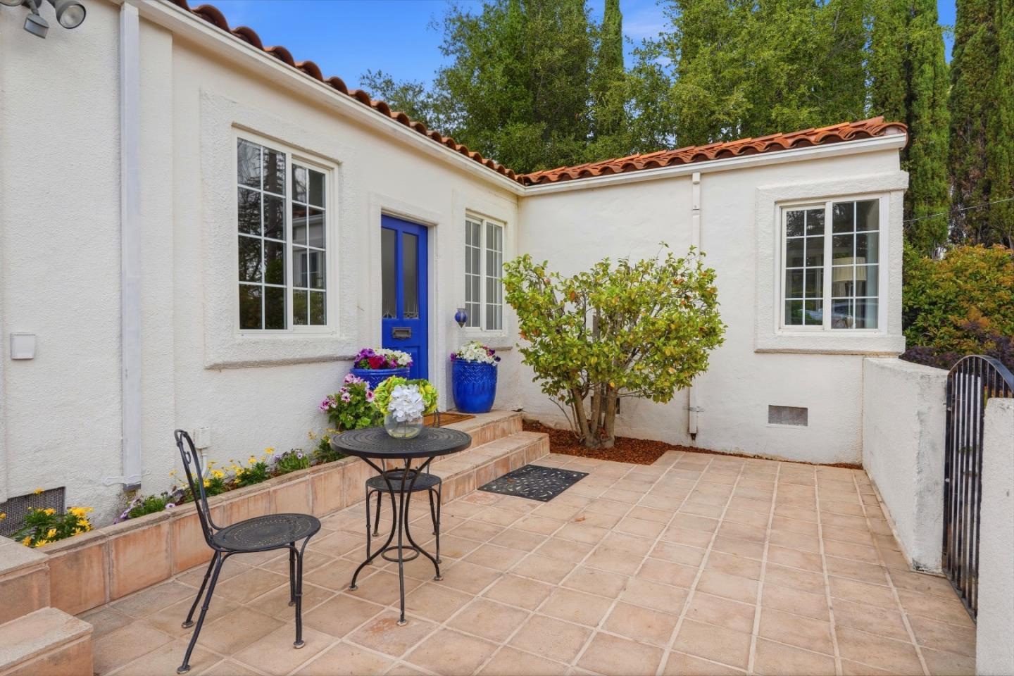 Detail Gallery Image 6 of 47 For 14175 Douglass Ln, Saratoga,  CA 95070 - 2 Beds | 1 Baths