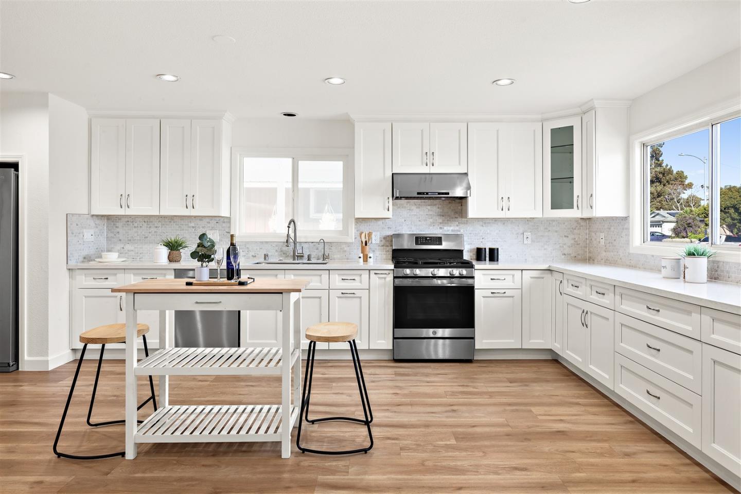 Detail Gallery Image 3 of 30 For 4789 Calaveras Ave, Fremont,  CA 94538 - 3 Beds | 2 Baths