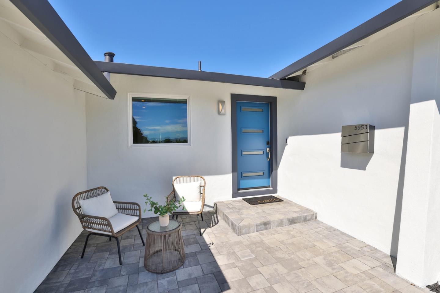 Detail Gallery Image 3 of 32 For 5953 Shawcroft Dr, San Jose,  CA 95123 - 4 Beds | 2 Baths