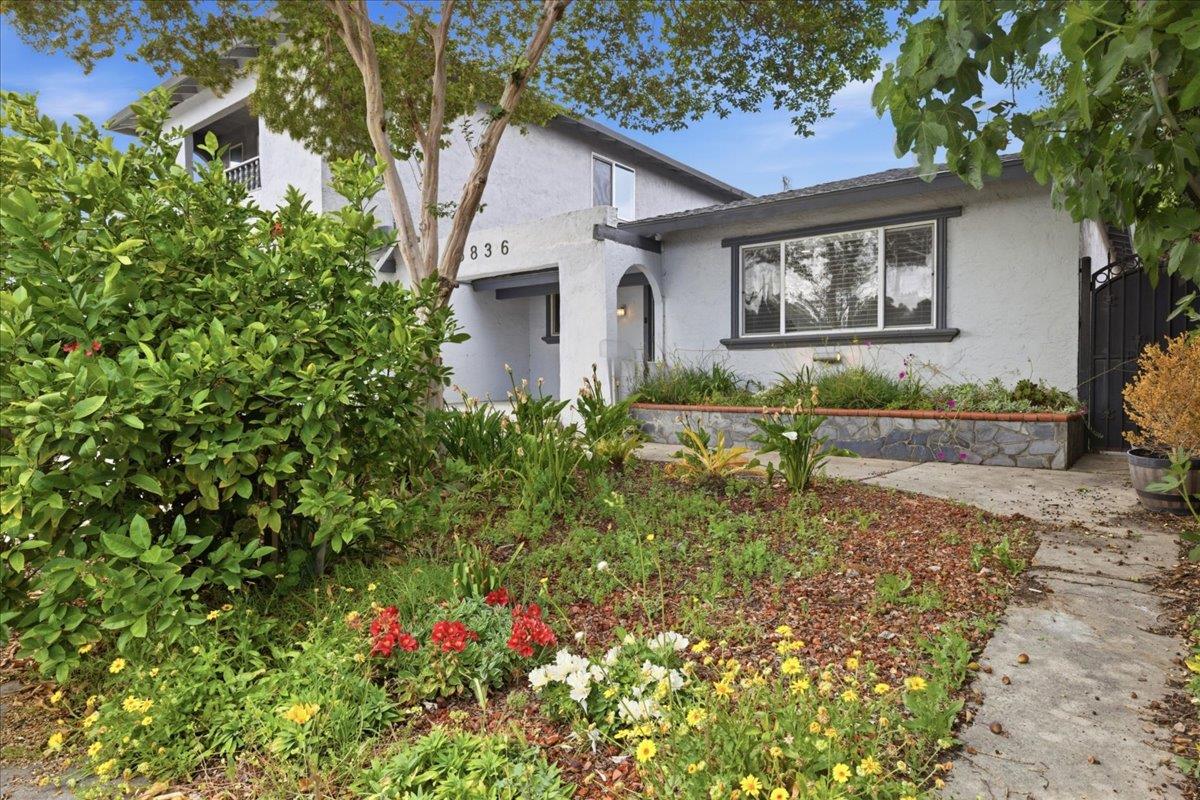 Detail Gallery Image 5 of 49 For 5836 Santa Teresa Blvd, San Jose,  CA 95123 - 7 Beds | 4 Baths