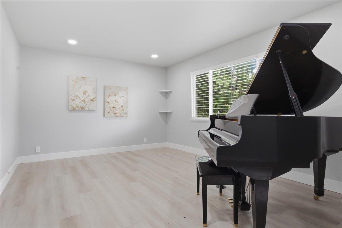 Detail Gallery Image 6 of 49 For 5836 Santa Teresa Blvd, San Jose,  CA 95123 - 7 Beds | 4 Baths