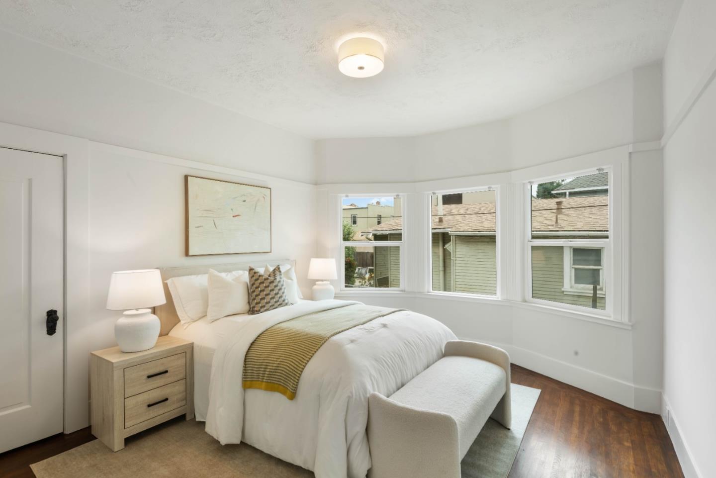 Detail Gallery Image 10 of 36 For 4020 West St, Emeryville,  CA 94608 - 5 Beds | 2/1 Baths