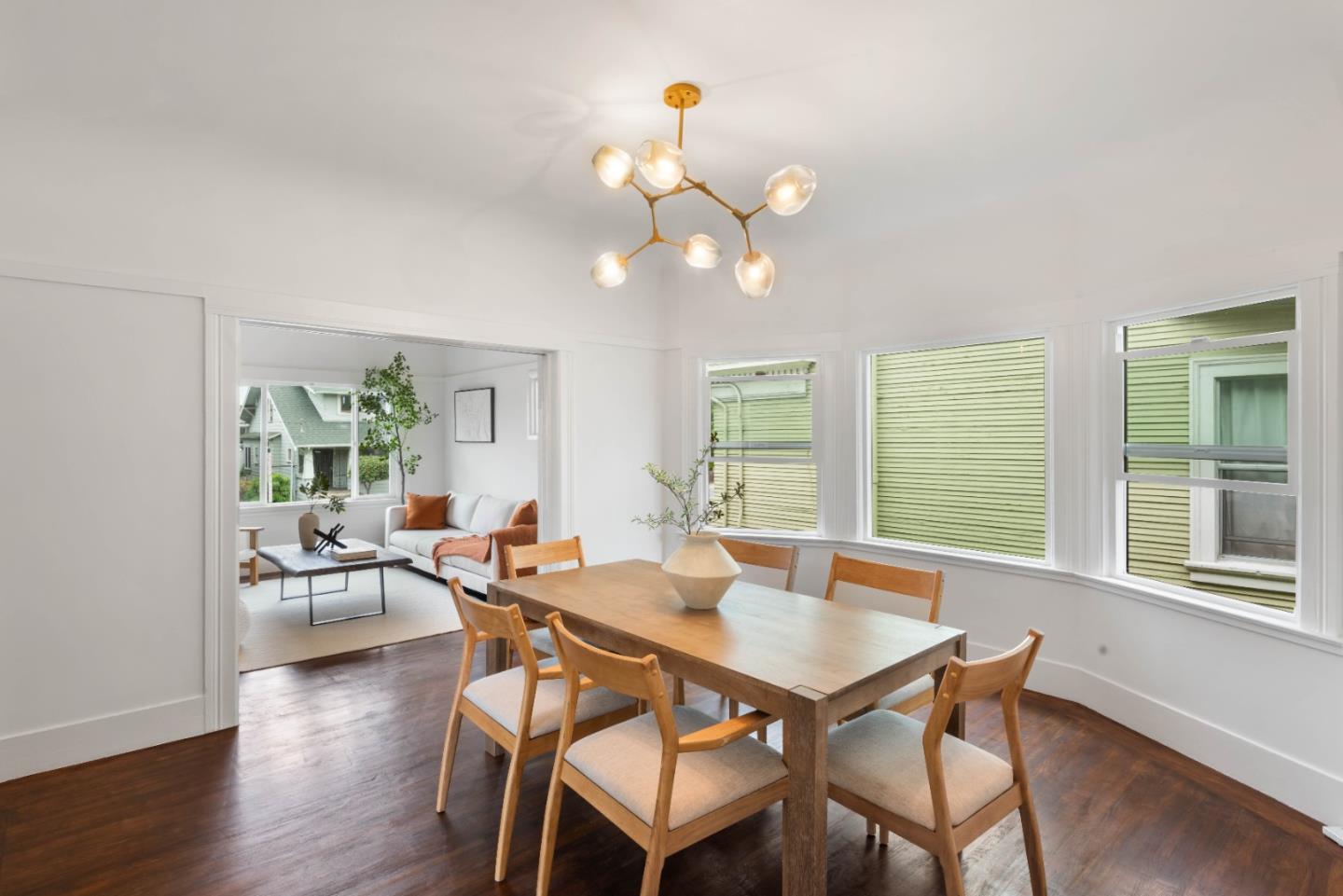 Detail Gallery Image 12 of 36 For 4020 West St, Emeryville,  CA 94608 - 5 Beds | 2/1 Baths