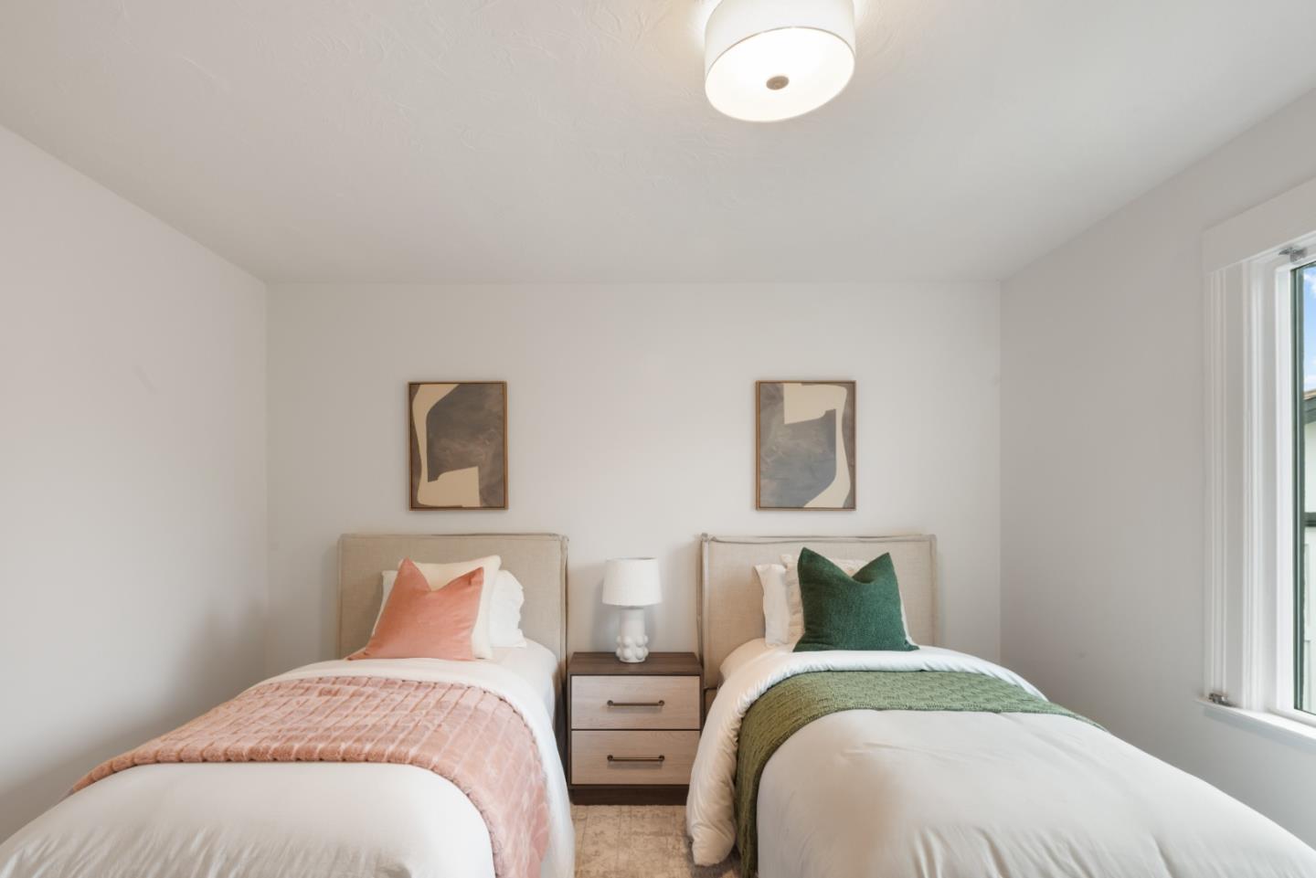 Detail Gallery Image 18 of 36 For 4020 West St, Emeryville,  CA 94608 - 5 Beds | 2/1 Baths