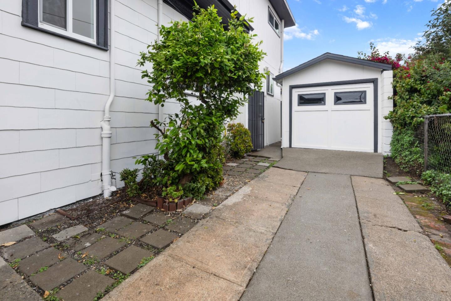 Detail Gallery Image 32 of 36 For 4020 West St, Emeryville,  CA 94608 - 5 Beds | 2/1 Baths