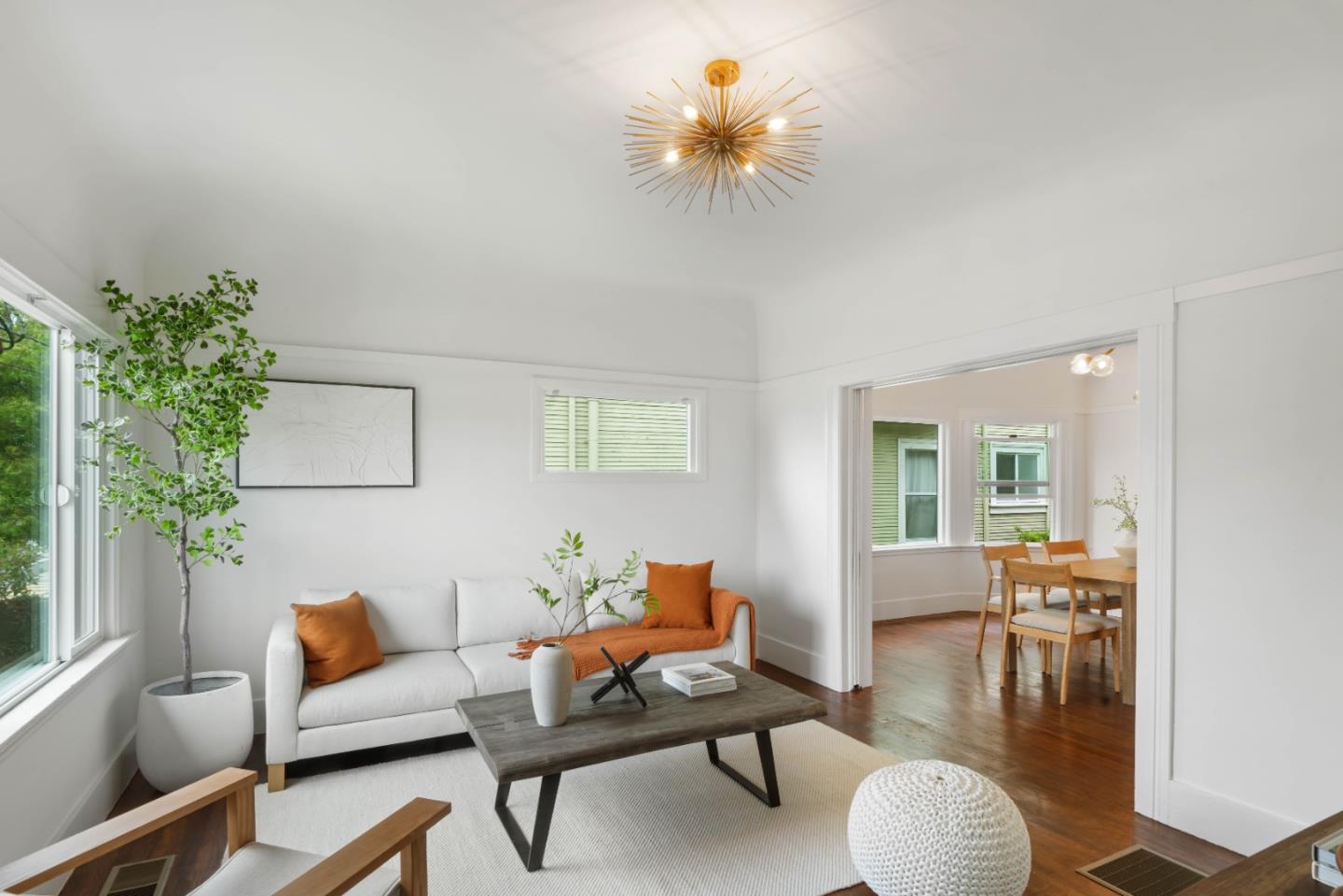 Detail Gallery Image 6 of 36 For 4020 West St, Emeryville,  CA 94608 - 5 Beds | 2/1 Baths