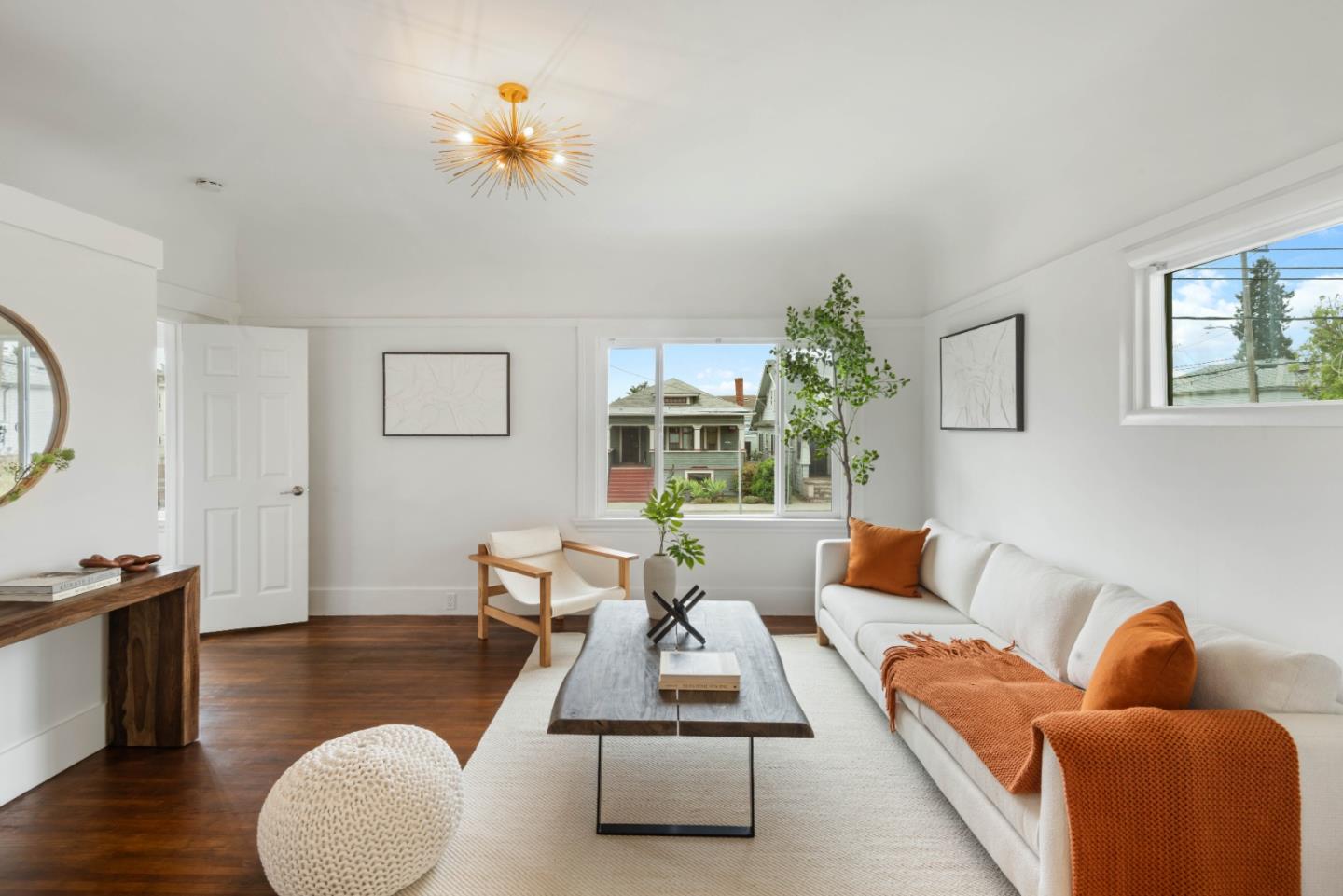 Detail Gallery Image 7 of 36 For 4020 West St, Emeryville,  CA 94608 - 5 Beds | 2/1 Baths