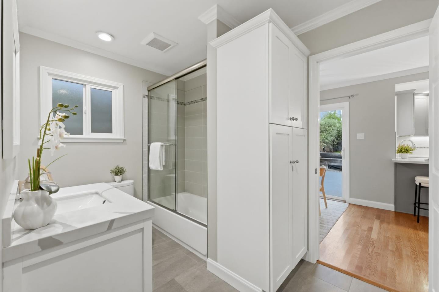 Detail Gallery Image 15 of 28 For 71 Salada Ave, Pacifica,  CA 94044 - 3 Beds | 1/1 Baths