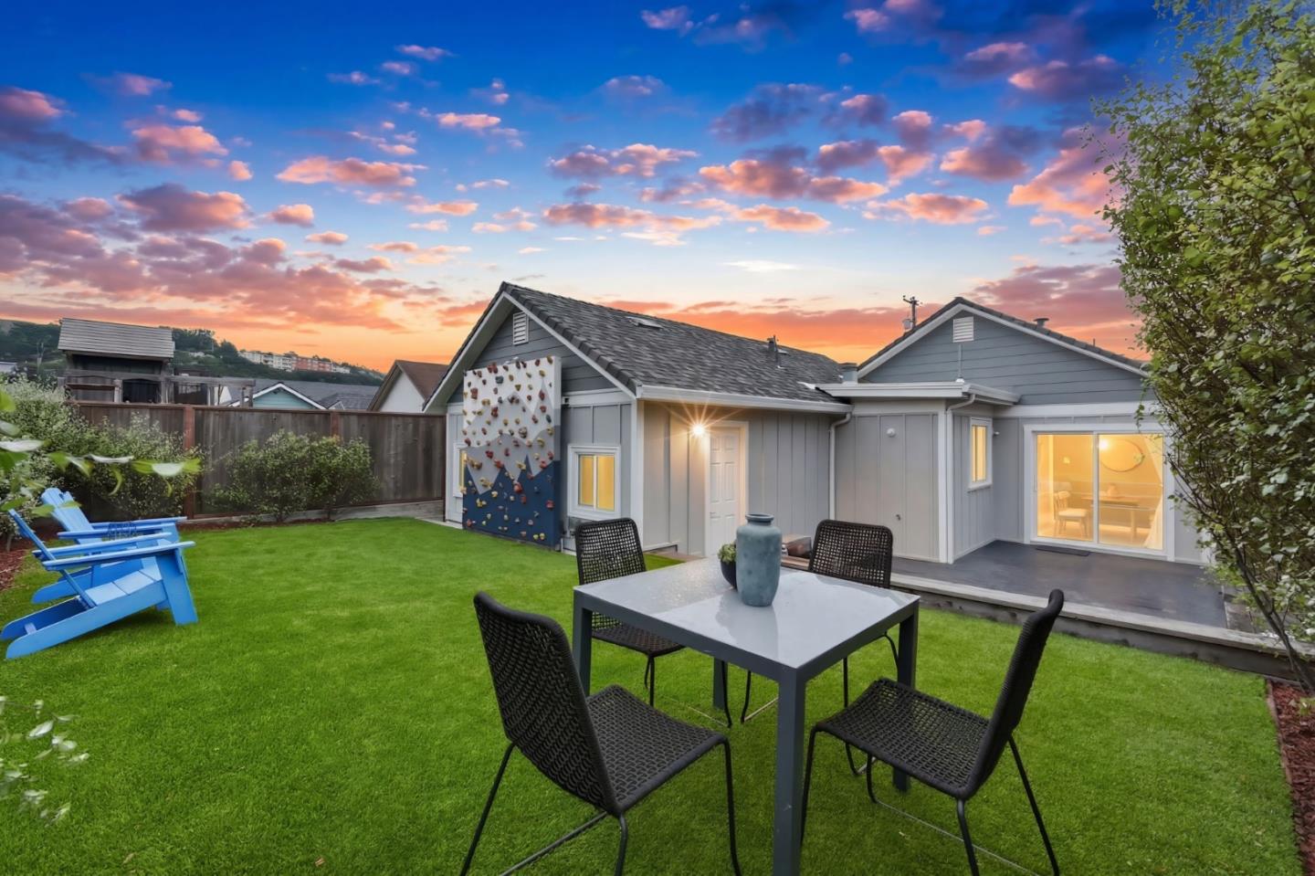 Detail Gallery Image 24 of 28 For 71 Salada Ave, Pacifica,  CA 94044 - 3 Beds | 1/1 Baths