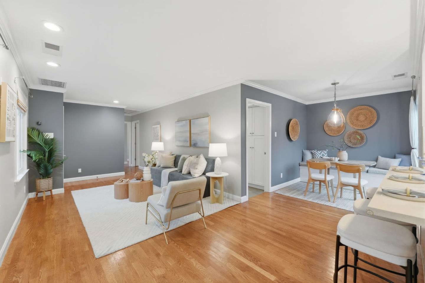 Detail Gallery Image 3 of 28 For 71 Salada Ave, Pacifica,  CA 94044 - 3 Beds | 1/1 Baths