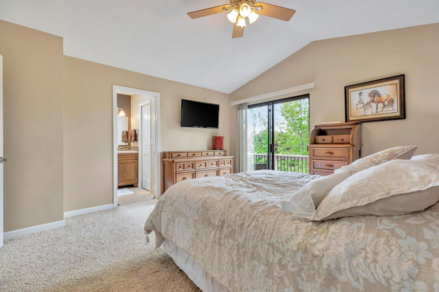 Detail Gallery Image 36 of 57 For 1951 Calistoga Dr, Hollister,  CA 95023 - 4 Beds | 2/1 Baths