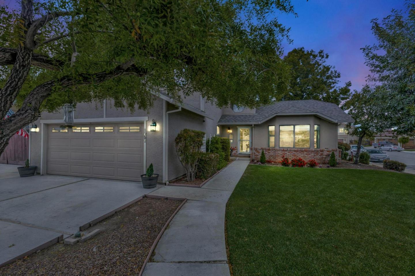 Detail Gallery Image 57 of 57 For 1951 Calistoga Dr, Hollister,  CA 95023 - 4 Beds | 2/1 Baths