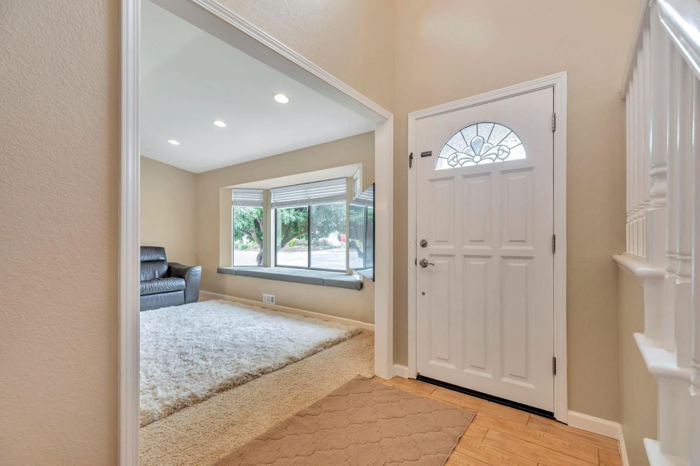 Detail Gallery Image 7 of 57 For 1951 Calistoga Dr, Hollister,  CA 95023 - 4 Beds | 2/1 Baths