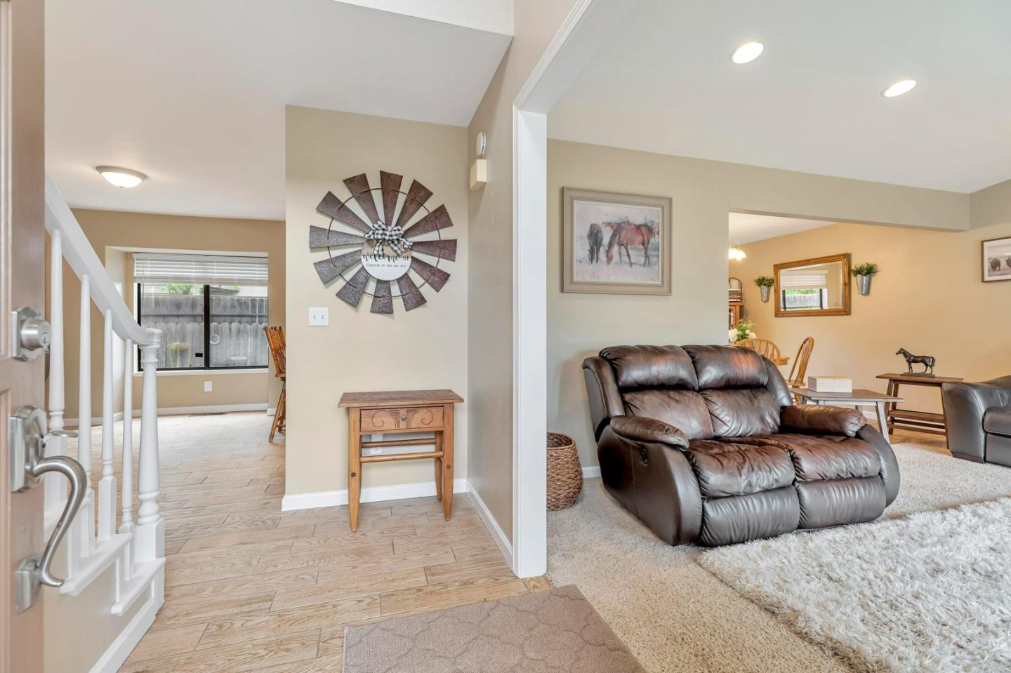 Detail Gallery Image 9 of 57 For 1951 Calistoga Dr, Hollister,  CA 95023 - 4 Beds | 2/1 Baths