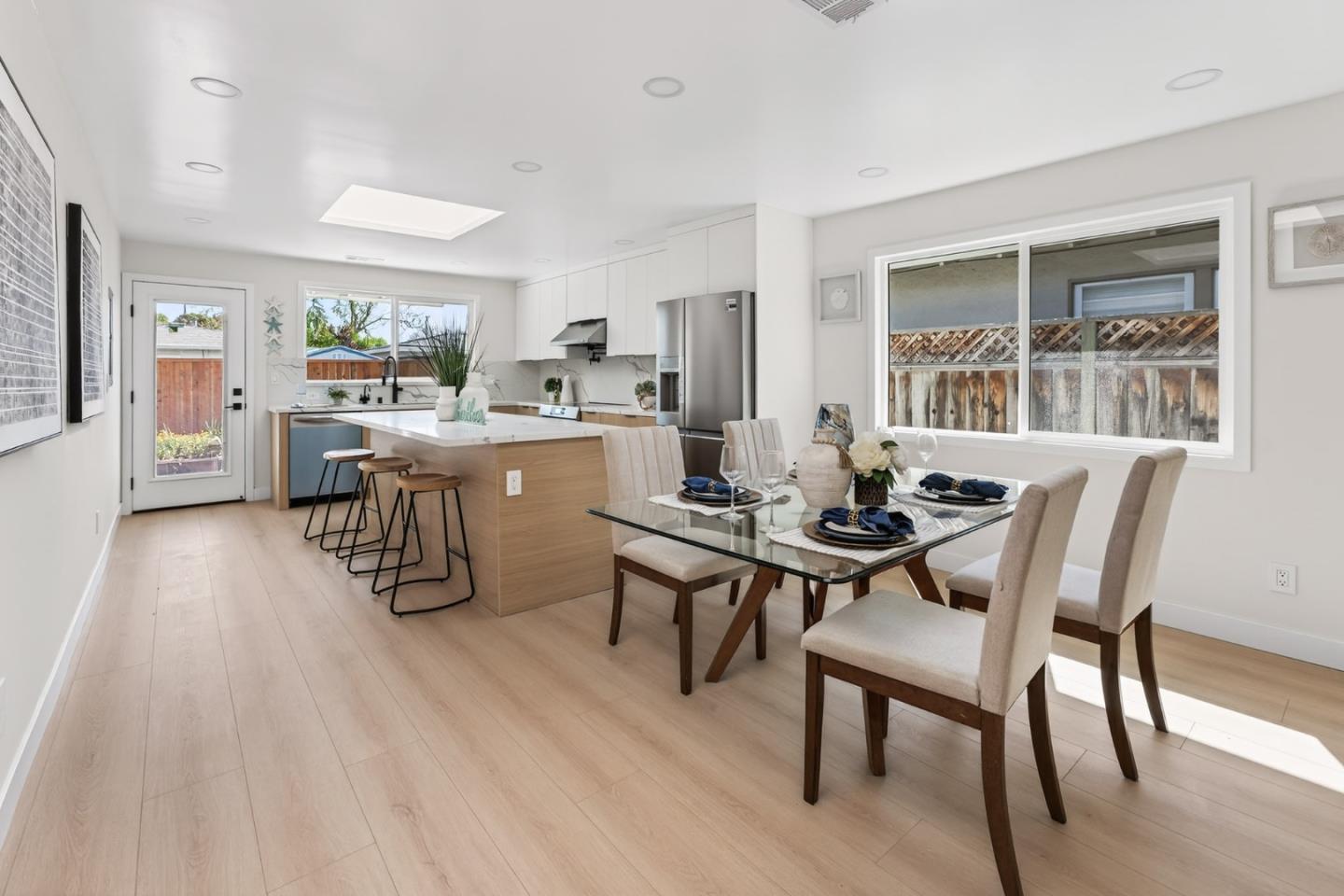 Detail Gallery Image 5 of 31 For 633 San Miguel Ave, Santa Clara,  CA 95050 - 3 Beds | 3 Baths