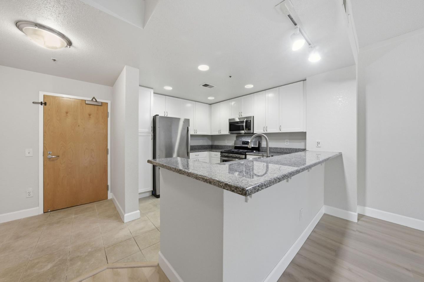 Detail Gallery Image 17 of 67 For 20488 Stevens Creek Blvd #1114,  Cupertino,  CA 95014 - 1 Beds | 1 Baths